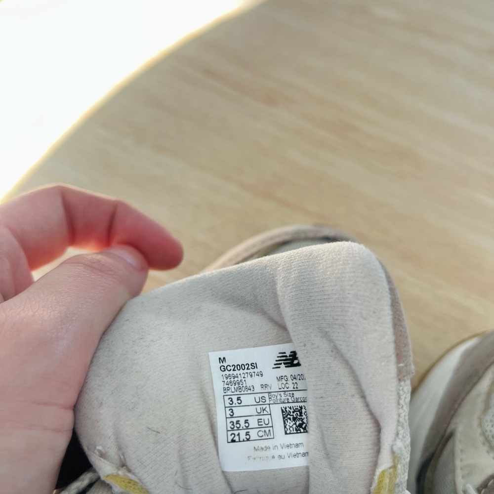 New Balance 2002R - Picture 7 of 8